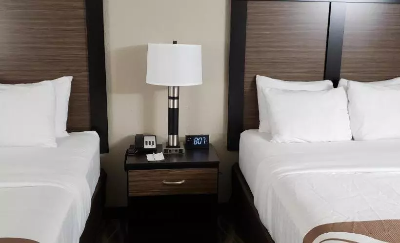 スタンダードルーム, Quality Inn & Suites