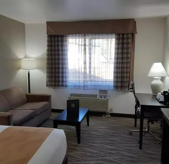 キングサイズベッドのスーペリアルーム, Quality Inn & Suites