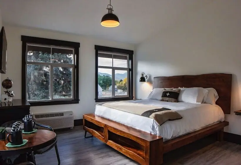 デラックスルーム, Compass Rose Lodge
