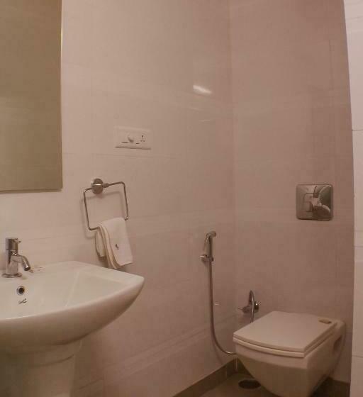 חדר דחוקס עם מיטת קינג, The Pioneer