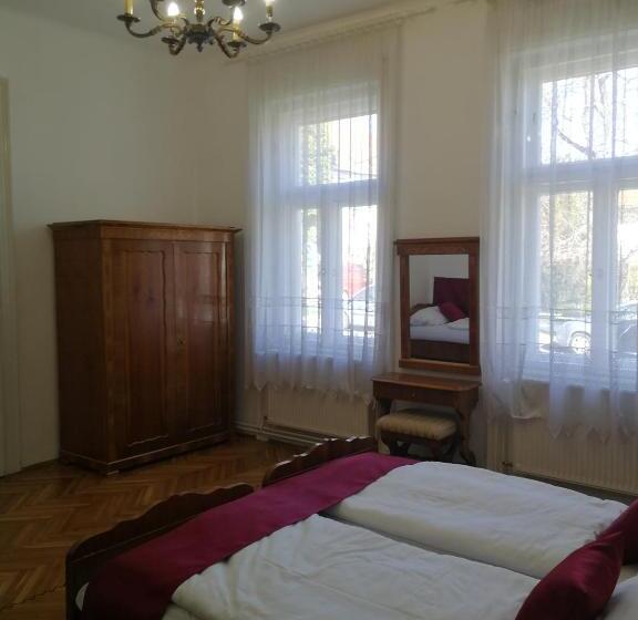 Номер Стандарт Трехместный, Tulipanvendeghaz