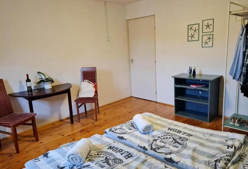 带2个卧室的公寓, Tulipanvendeghaz