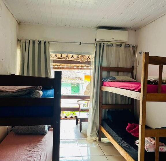 Cama em Quarto Compartilhado, Adriana Hostel