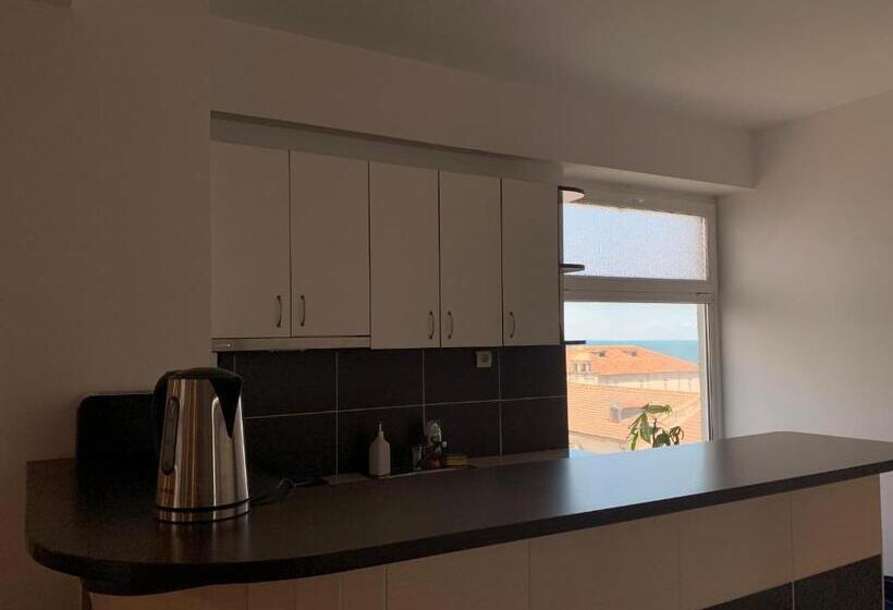 דירת חדר נוף לים, Casa Ruxandrei