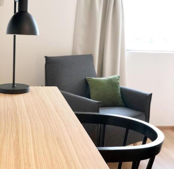 エコノミー４人部屋, Hesehotelli Turku Kaskentie