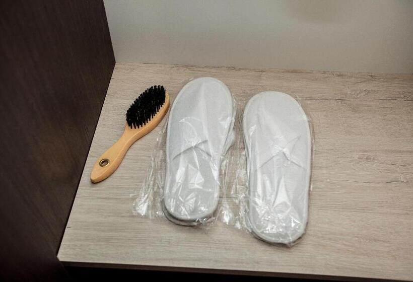 标准间, Magic Garden By Vlăduț