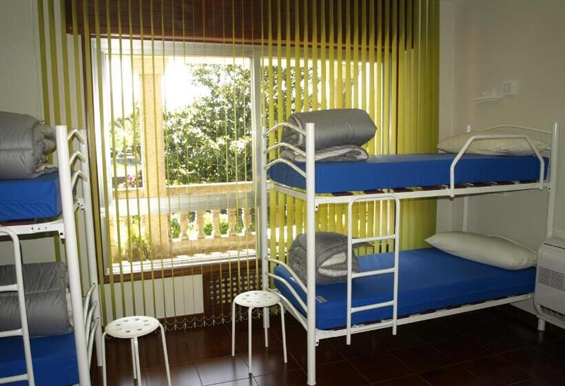ルームシェアのワンベッド, Albergue Pallanes