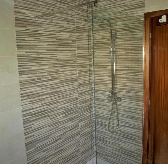 スタンダードトリプルルーム, Albergue Pallanes