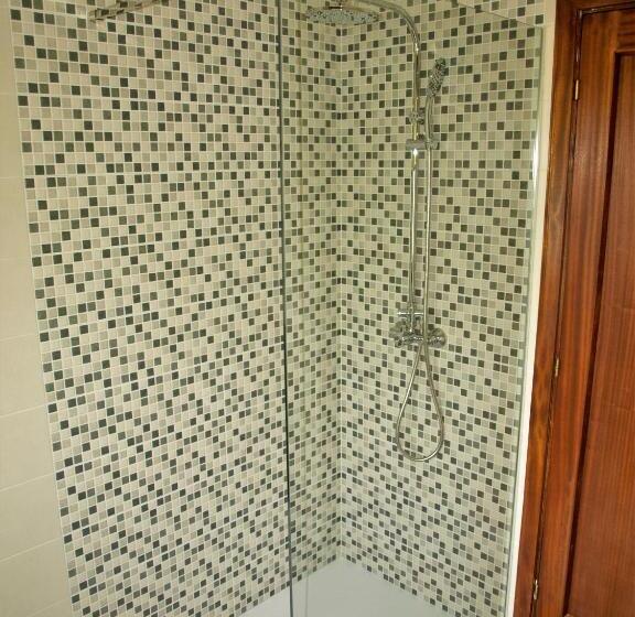 バス共有のスタンダードルーム, Albergue Pallanes