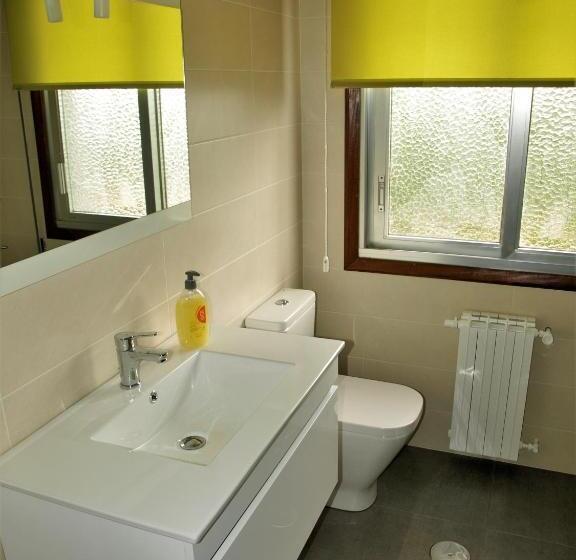 バスルーム共有のトリプルスタンダード, Albergue Pallanes