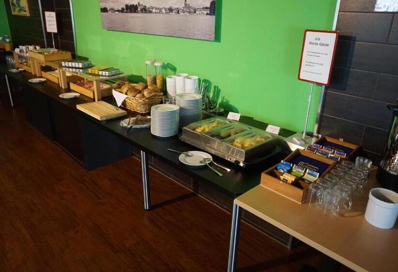 Номер Стандарт, Am Bahnhof