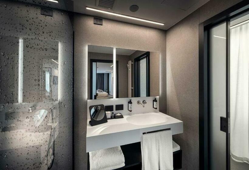 سوییت اجرایی, J44 Lifestyle