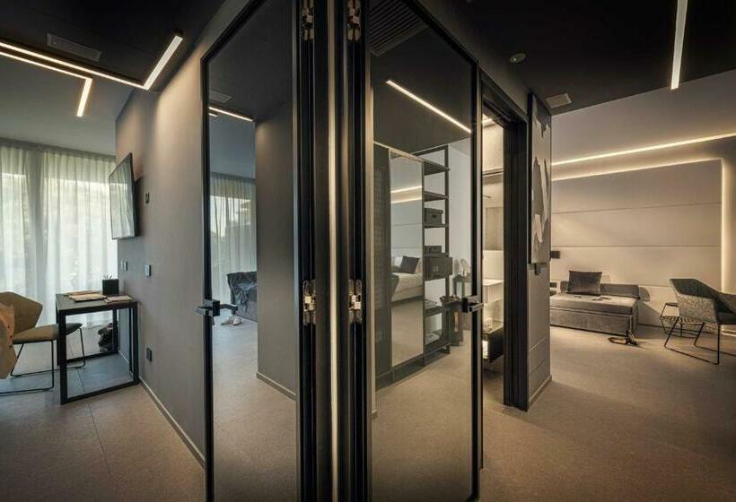 سوییت اجرایی, J44 Lifestyle