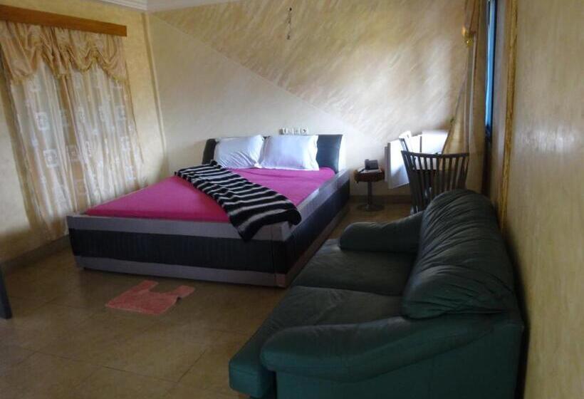 اتاق لوکس با بالکن, Meka