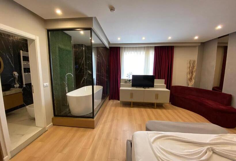 디럭스 스위트, Colis