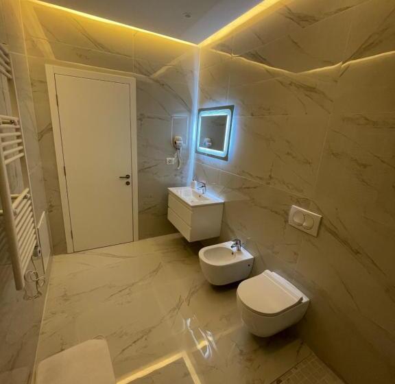 스탠다드 트리플 룸, Colis