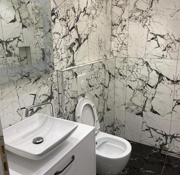 4인용 스탠다드 룸, Colis