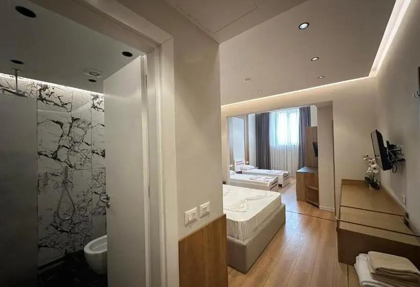 スタンダード4人部屋, Colis