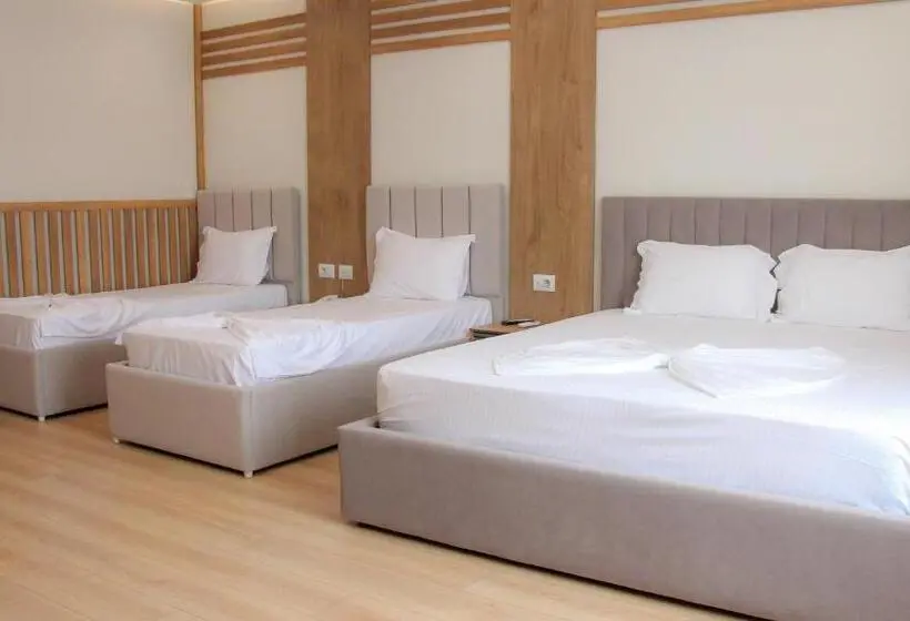 デラックスの4人部屋, Colis
