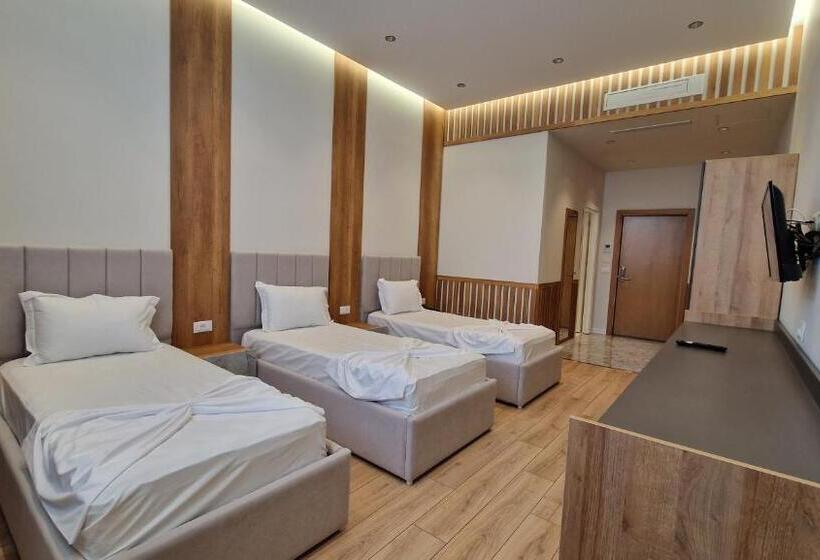 컴포트 트리플 룸, Colis