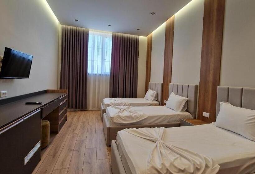 컴포트 트리플 룸, Colis