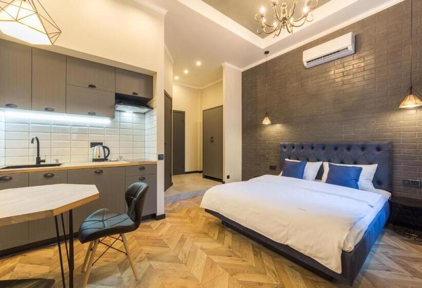 Lakosztály Erkéllyel, Secret Apartments