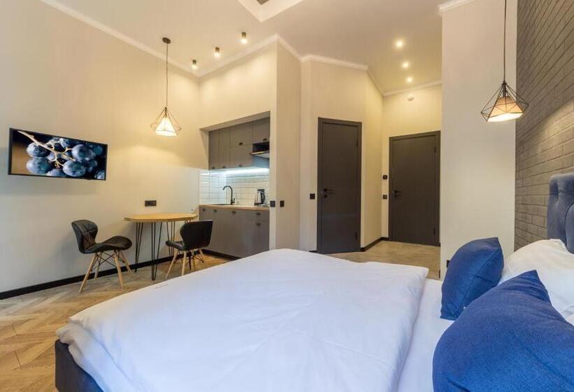 Lakosztály Erkéllyel, Secret Apartments