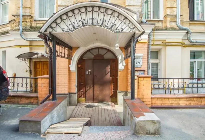 Deluxe-studio, Secret Apartments