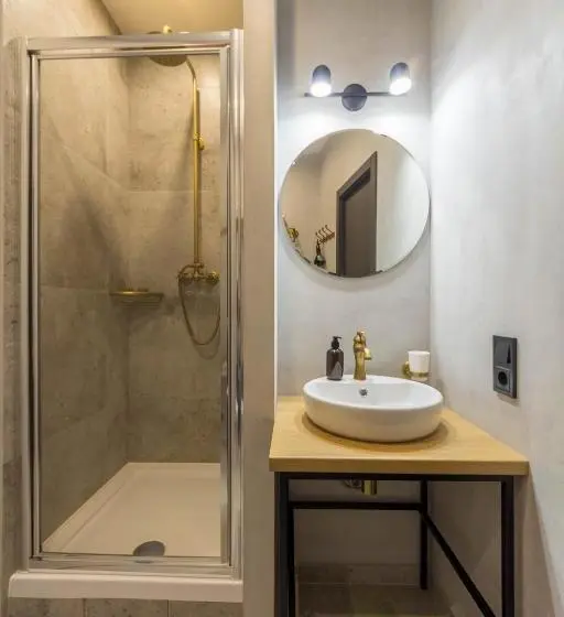 Standard-studio Parveke, Secret Apartments