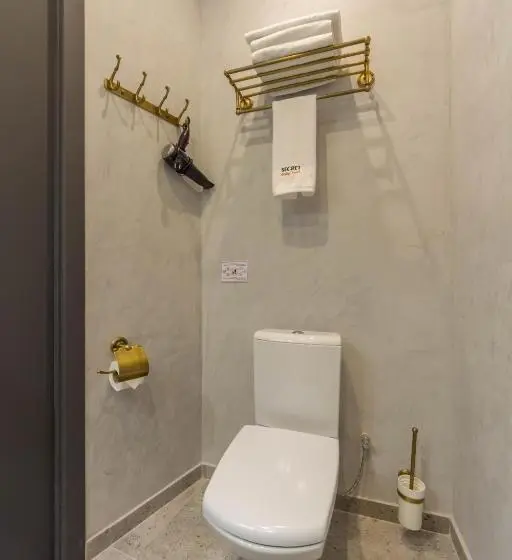 Standard-studio Parveke, Secret Apartments