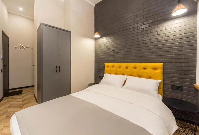 Standard-studio Parveke, Secret Apartments