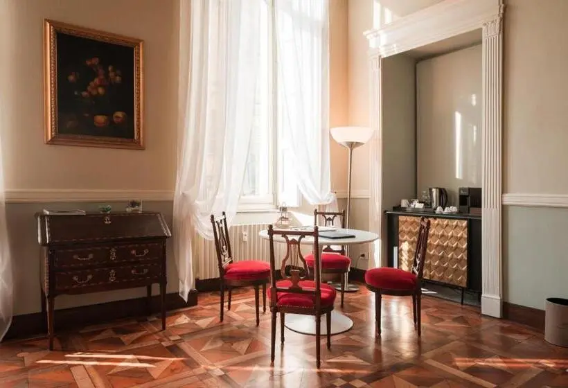 Deluxe Suite King Bed, Royal Palace