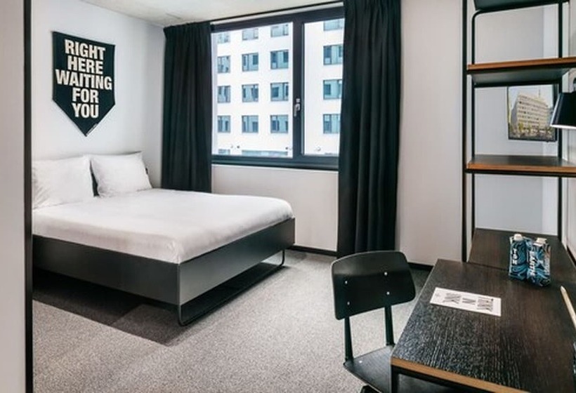 اتاق لوکس, The Social Hub Berlin Alexanderplatz