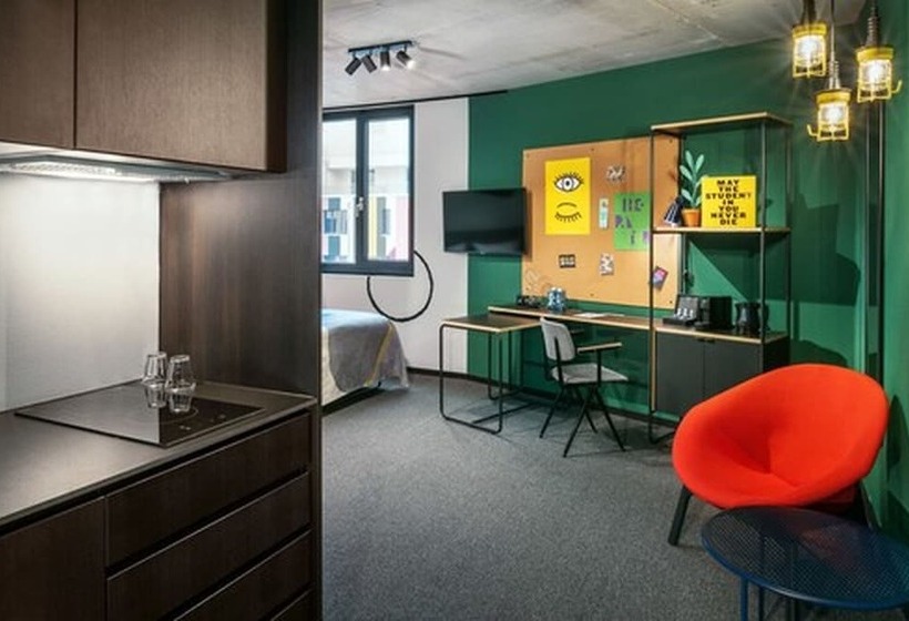 استودیوی لوکس, The Social Hub Berlin Alexanderplatz