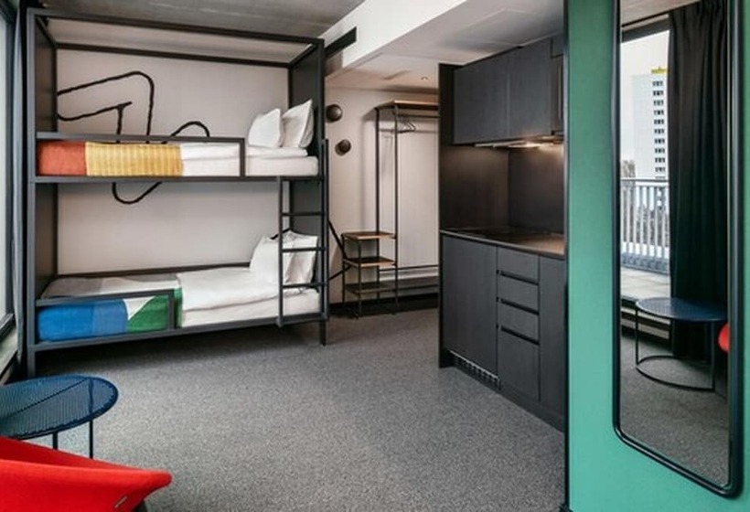 استودیو خانوادگی, The Social Hub Berlin Alexanderplatz