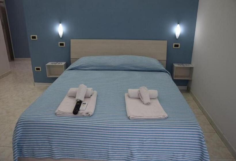 带阳台的高级房间, City