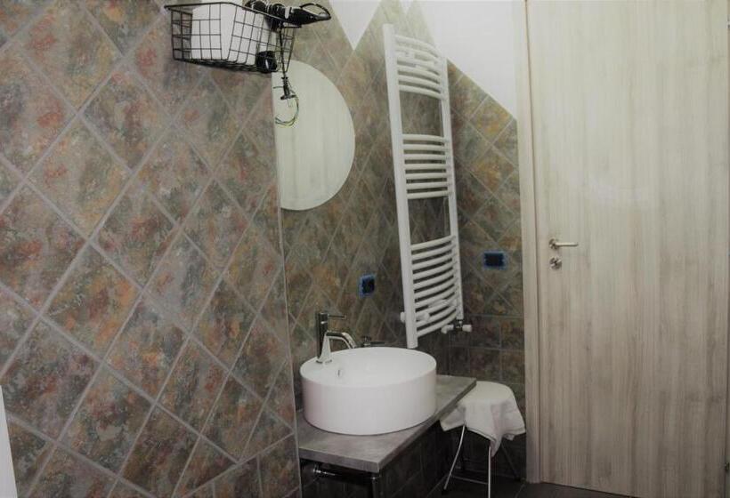 带1个卧室的高级公寓, City