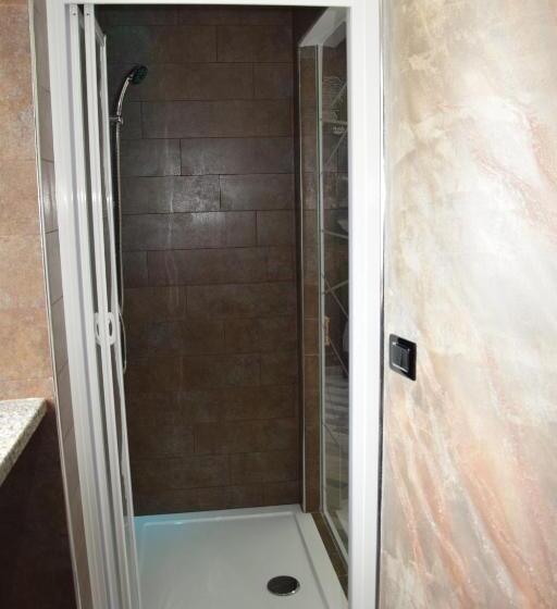 带阳台的豪华间, City