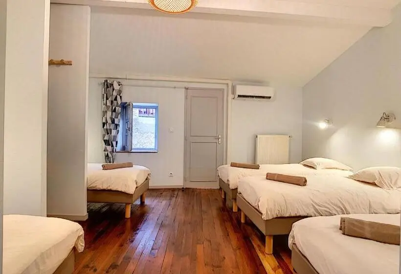 ファミリールーム, Gîte Le Pied Du Géant   Local Sécurisé Pour Les Vélos