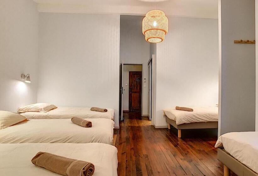 غرفة عائلية, Gîte Le Pied Du Géant   Local Sécurisé Pour Les Vélos