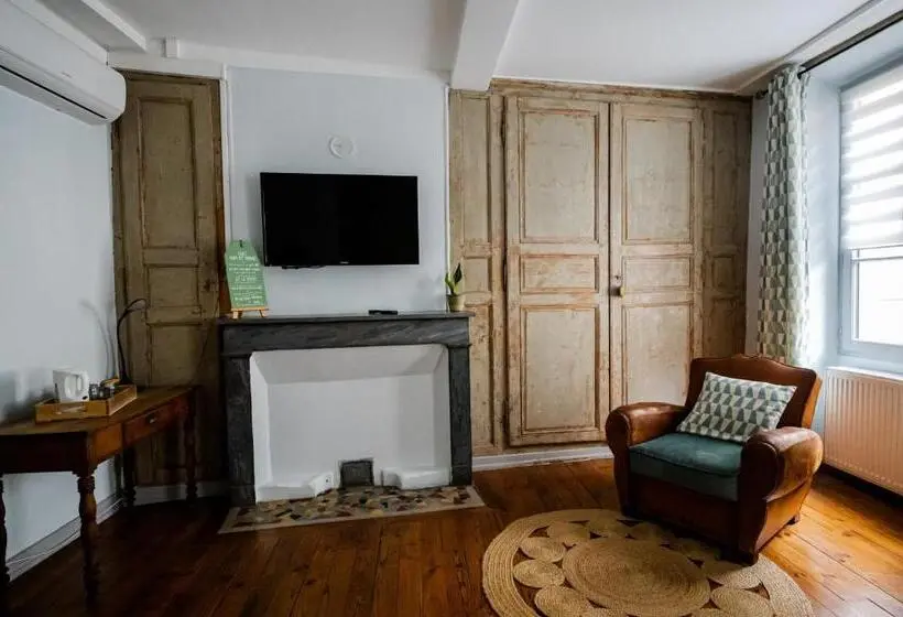 コンフォートトリプルルーム, Gîte Le Pied Du Géant   Local Sécurisé Pour Les Vélos