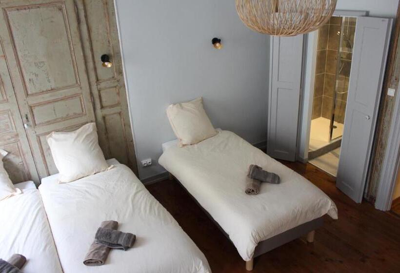 غرفة كومفورت ثلاثية, Gîte Le Pied Du Géant   Local Sécurisé Pour Les Vélos