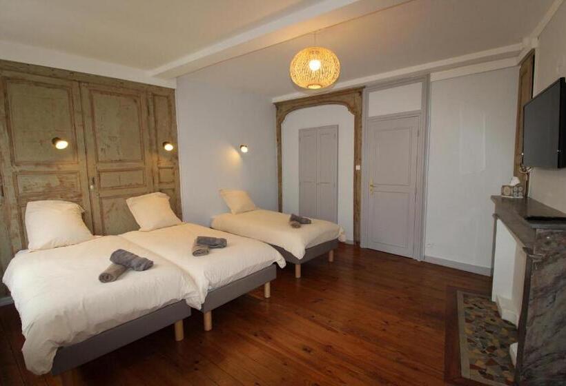 غرفة كومفورت ثلاثية, Gîte Le Pied Du Géant   Local Sécurisé Pour Les Vélos