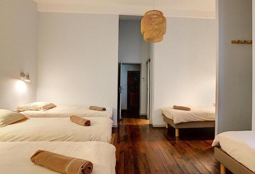 غرفة عائلية, Gîte Le Pied Du Géant   Local Sécurisé Pour Les Vélos