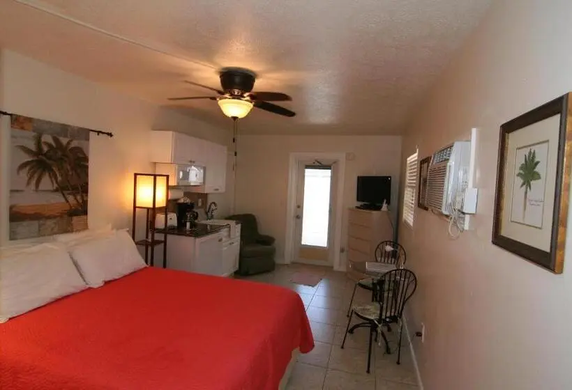 スタンダードスタジオ, Tropical Villas Of Venice Beach