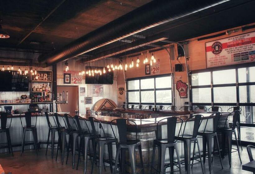 غرفة قياسية سرير ملكى, Waterfront