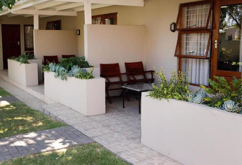 غرفة قياسية مطلّة علي الحديقة, The Village Guesthouse