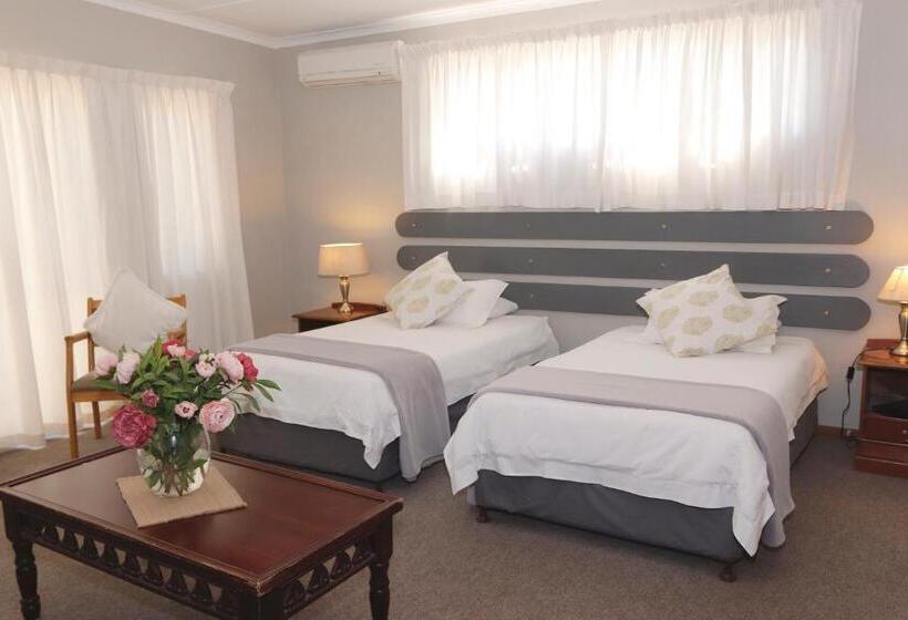 غرفة ديلوكس عائلية, The Village Guesthouse