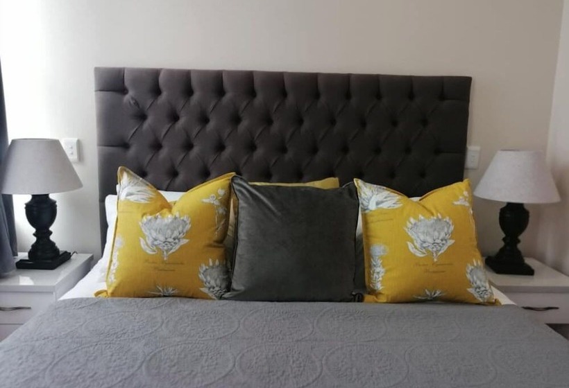Номер Deluxe, The Willets Boutique