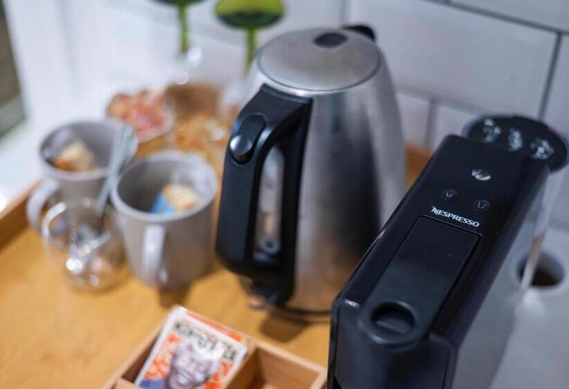 غرفة إقتصادية, The Willets Boutique